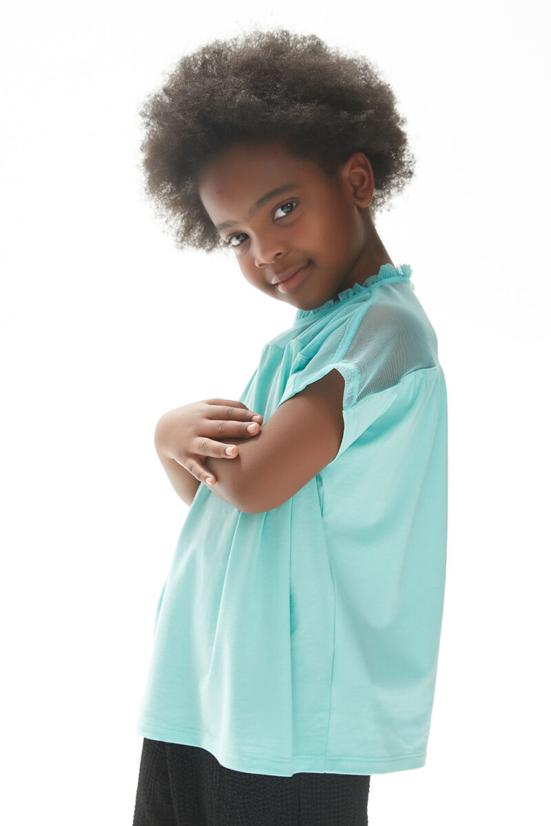 Girls' turquoise top
